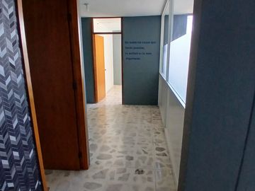 Edificio en Venta en San Francisquito, Frente a Plaza Latitud Victoria