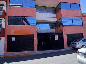Edificio en Venta en San Francisquito, Frente a Plaza Latitud Victoria