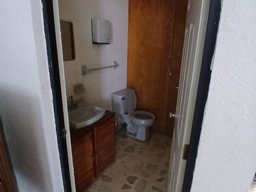 Edificio en Venta en San Francisquito, Frente a Plaza Latitud Victoria