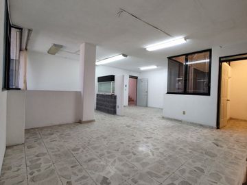 Edificio en Venta en San Francisquito, Frente a Plaza Latitud Victoria