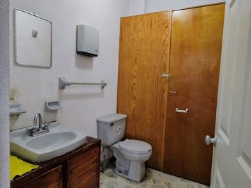 Edificio en Venta en San Francisquito, Frente a Plaza Latitud Victoria