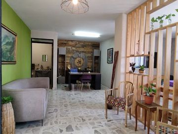 Edificio en Venta en San Francisquito, Frente a Plaza Latitud Victoria