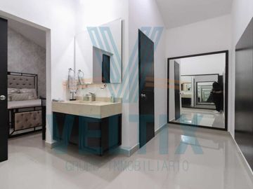 Amplia y moderna casa en Azul Marino