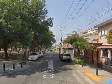 Casa en Col. El Sauz, Guadalajara, Jal.