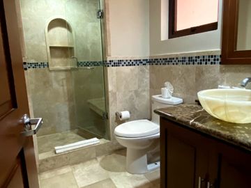 DEPARTAMENTO AMPLIO CON SERVICIOS CONDO-HOTELEROS A SOLO UNOS PASOS DE LA PLAYA Y LA 5TA AV. EN PLAYA DEL CARMEN