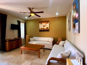DEPARTAMENTO AMPLIO CON SERVICIOS CONDO-HOTELEROS A SOLO UNOS PASOS DE LA PLAYA Y LA 5TA AV. EN PLAYA DEL CARMEN