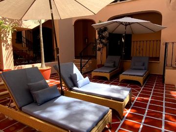 DEPARTAMENTO AMPLIO CON SERVICIOS CONDO-HOTELEROS A SOLO UNOS PASOS DE LA PLAYA Y LA 5TA AV. EN PLAYA DEL CARMEN