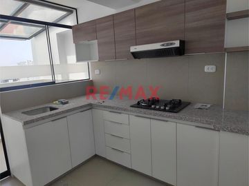 Departamento Con Vista Increible En El Piso12 , Con 2 Estacionamientos Disponibles , Urb San Andres 1 Ra Etapa