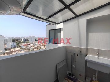 Departamento Con Vista Increible En El Piso12 , Con 2 Estacionamientos Disponibles , Urb San Andres 1 Ra Etapa