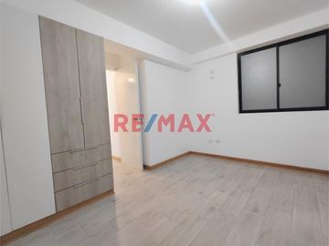 Departamento Con Vista Increible En El Piso12 , Con 2 Estacionamientos Disponibles , Urb San Andres 1 Ra Etapa