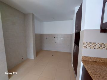 DE VENTA BONITA CASA EN TUMBACO,  SECTOR SANTA ROSA
