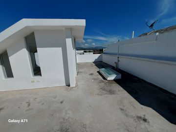 DE VENTA BONITA CASA EN TUMBACO,  SECTOR SANTA ROSA