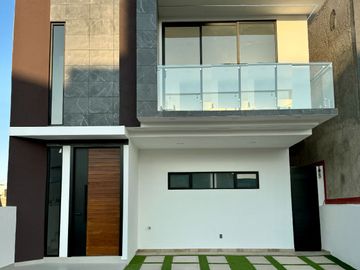 Hermosa casa con  4 recamaras al sur de Pachuca. Reesidencial Altara 164