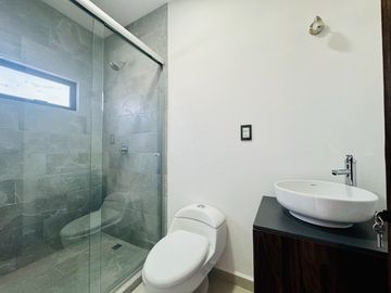 Hermosa casa con  4 recamaras al sur de Pachuca. Reesidencial Altara 164