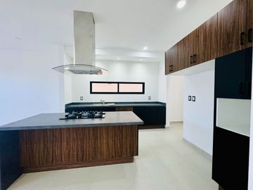 Hermosa casa con  4 recamaras al sur de Pachuca. Reesidencial Altara 164