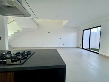 Hermosa casa con  4 recamaras al sur de Pachuca. Reesidencial Altara 164