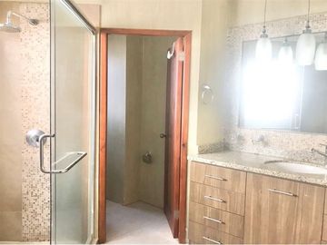 casa en urbanizacion privada de venta en manta B/L