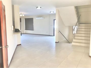casa en urbanizacion privada de venta en manta B/L