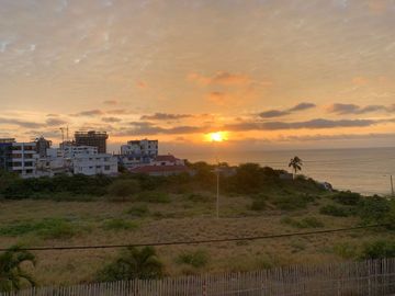 departamento con vista al mar de venta en manta B/L