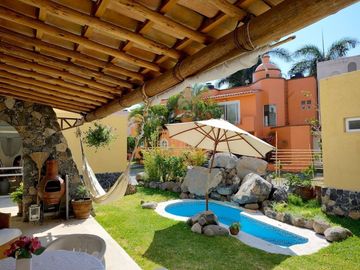 Casa estilo mediterráneo en Un solo Nivel En Burgos Bugambilias,  Temixco Morelos.