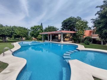 Casa estilo mediterráneo en Un solo Nivel En Burgos Bugambilias,  Temixco Morelos.