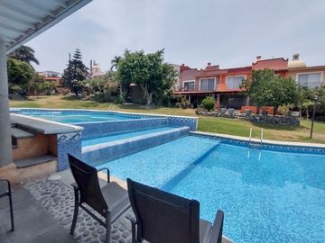 Casa estilo mediterráneo en Un solo Nivel En Burgos Bugambilias,  Temixco Morelos.