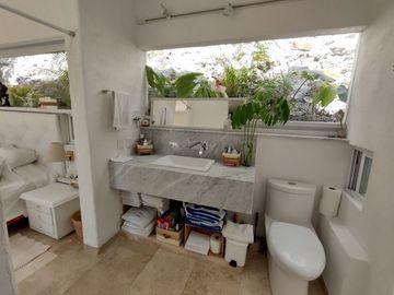 Casa estilo mediterráneo en Un solo Nivel En Burgos Bugambilias,  Temixco Morelos.