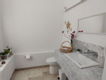 Casa estilo mediterráneo en Un solo Nivel En Burgos Bugambilias,  Temixco Morelos.