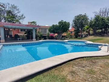 Casa estilo mediterráneo en Un solo Nivel En Burgos Bugambilias,  Temixco Morelos.