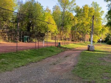 Descubre esta propiedad en Saltos del Molco con acceso al lago Villarrica