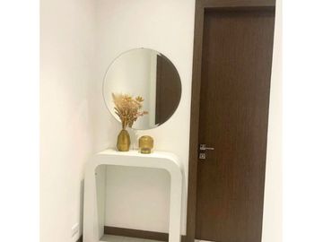 EN CUMBAYÁ VENDO MODERNO DEPARTAMENTO DE  3 DORMITORIOS.