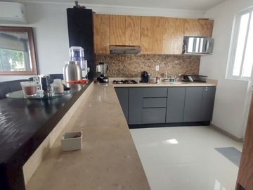Casa en Condominio amueblada y con alberca, En Jiutepec Morelos.