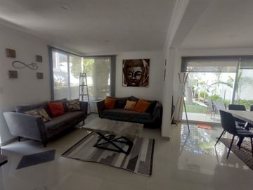 Casa en Condominio amueblada y con alberca, En Jiutepec Morelos.