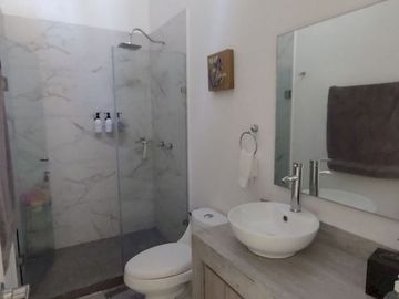 Casa en Condominio amueblada y con alberca, En Jiutepec Morelos.
