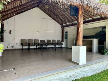 Casa en Condominio amueblada y con alberca, En Jiutepec Morelos.