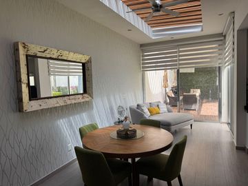 VENTA CASA EN SAN FRANCISCO JURIQUILLA DE 1 PLANTA CON ESPECTACULAR JARDIN DE 120MTS