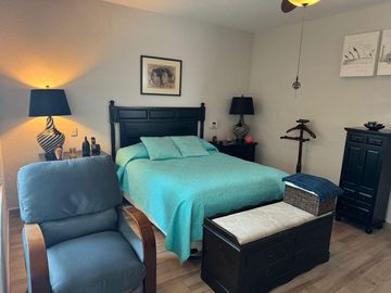 VENTA CASA EN SAN FRANCISCO JURIQUILLA DE 1 PLANTA CON ESPECTACULAR JARDIN DE 120MTS
