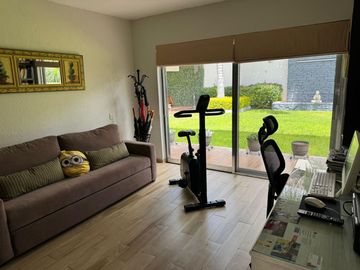 VENTA CASA EN SAN FRANCISCO JURIQUILLA DE 1 PLANTA CON ESPECTACULAR JARDIN DE 120MTS