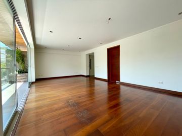 LINDO FLAT FRENTE A PARQUE-3 DORMITORIOS-TERRACITA-2 COCHERAS-TAMBO DE MONTERRICO-SURCO