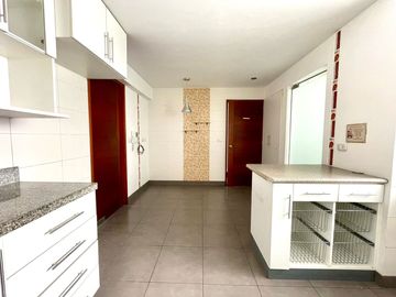 LINDO FLAT FRENTE A PARQUE-3 DORMITORIOS-TERRACITA-2 COCHERAS-TAMBO DE MONTERRICO-SURCO