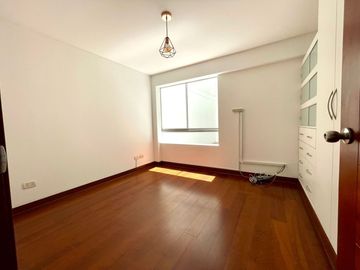 LINDO FLAT FRENTE A PARQUE-3 DORMITORIOS-TERRACITA-2 COCHERAS-TAMBO DE MONTERRICO-SURCO