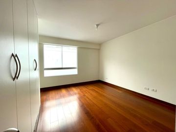 LINDO FLAT FRENTE A PARQUE-3 DORMITORIOS-TERRACITA-2 COCHERAS-TAMBO DE MONTERRICO-SURCO