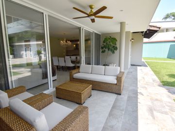 VENTA HERMOSA EXCLUSIVA CASA CONDOMINIO SUR CALI - PANCE..