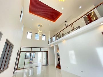 CONTEMPORARY DESIGN HOUSEAND LOT FOR SALE IN BF HOMES LAS PINAS
