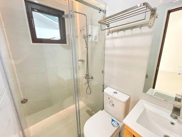 CONTEMPORARY DESIGN HOUSEAND LOT FOR SALE IN BF HOMES LAS PINAS