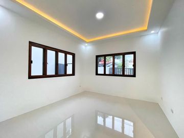 CONTEMPORARY DESIGN HOUSEAND LOT FOR SALE IN BF HOMES LAS PINAS
