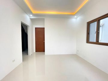 CONTEMPORARY DESIGN HOUSEAND LOT FOR SALE IN BF HOMES LAS PINAS