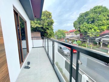 CONTEMPORARY DESIGN HOUSEAND LOT FOR SALE IN BF HOMES LAS PINAS
