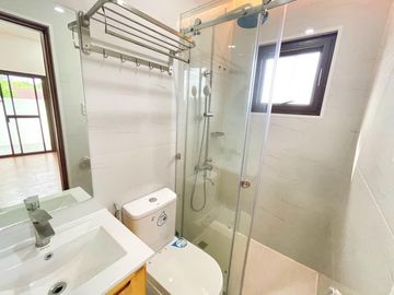 CONTEMPORARY DESIGN HOUSEAND LOT FOR SALE IN BF HOMES LAS PINAS