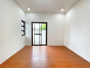 CONTEMPORARY DESIGN HOUSEAND LOT FOR SALE IN BF HOMES LAS PINAS